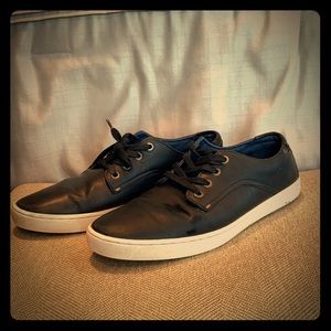 Men’s size 7.5 Aldo sneakers